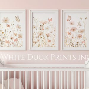 Wildflower afdrukbare kunst vlinder roze boho kinderkamer kunst aan de muur roze goud beige wilde bloemen bloemen kwekerij decor botanische digitale DOWNLOAD