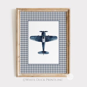 Marineblauw vliegtuig kinderkamer kunst aan de muur vintage vliegtuig print jongenskamer vintage muur kunst marine kinderkamer decor transport blauw pastel kinderkamer decor