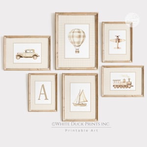 Arte de pared para habitación de niño viajero con galería de iniciales personalizadas, juego de 6 impresiones vintage neutras con nombre de niño, arte de pared personalizado de transporte G12