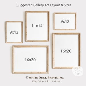 Peut inclure: Suggestion de pr&eacute;sentation d'art en galerie avec cinq impressions encadr&eacute;es. Les tailles incluent 23x30 cm, 28x36 cm et 41x51 cm. Les cadres sont de couleur marron clair. Le texte en bas indique "WHITE DUCK PRINTS INC Playful Art Printables."