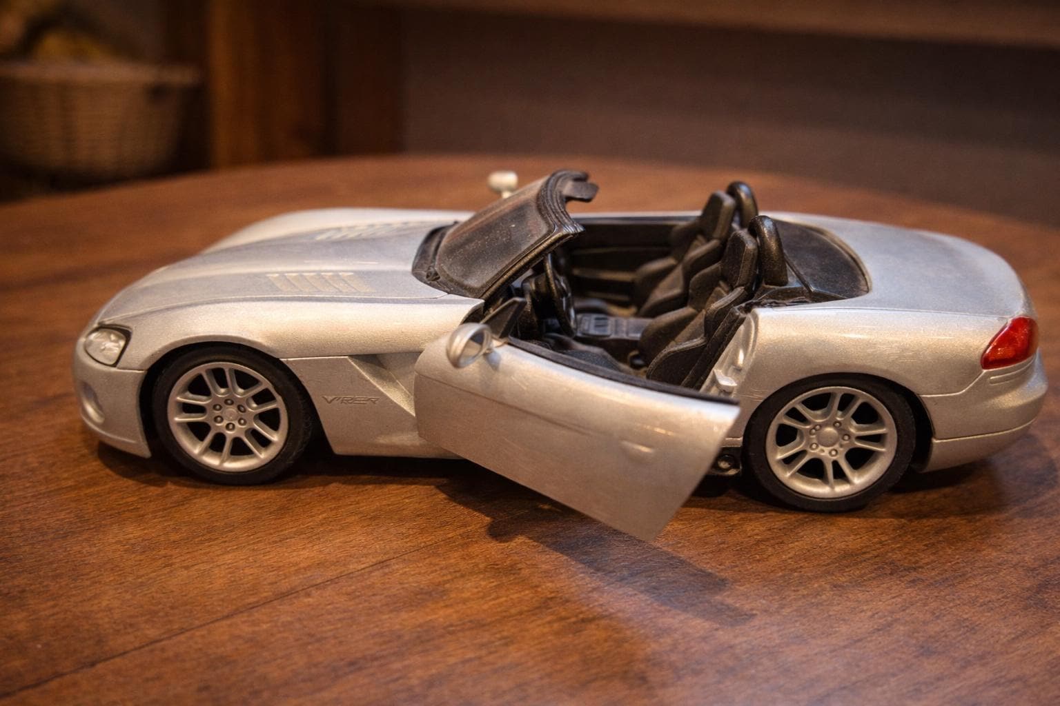ミニカー Maisto Dodge Viper Silver Edition 1/18 Dodge Viper SRT Diecast Model Silver Convertible 1 18 Collectible