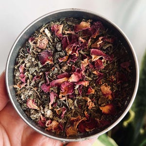 Full Moon Tea Herbal Blend For Women, Moon Cycle Organic Loose Leaf Tea Blend, Self Care Tea, Nettle and raspberry Leafs, Women&#39;s Tea Blend
