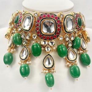 Parure nuptiale de qualité supérieure, tendance collier Kundan, bijoux indiens, tour de cou de mariée, boucles d&#39;oreilles Tikka, bijoux de mariage, bijoux indiens verts 094