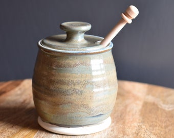 Honey Pot, Handmade ceramic Honey Jar with dipping stick, Grey/Green