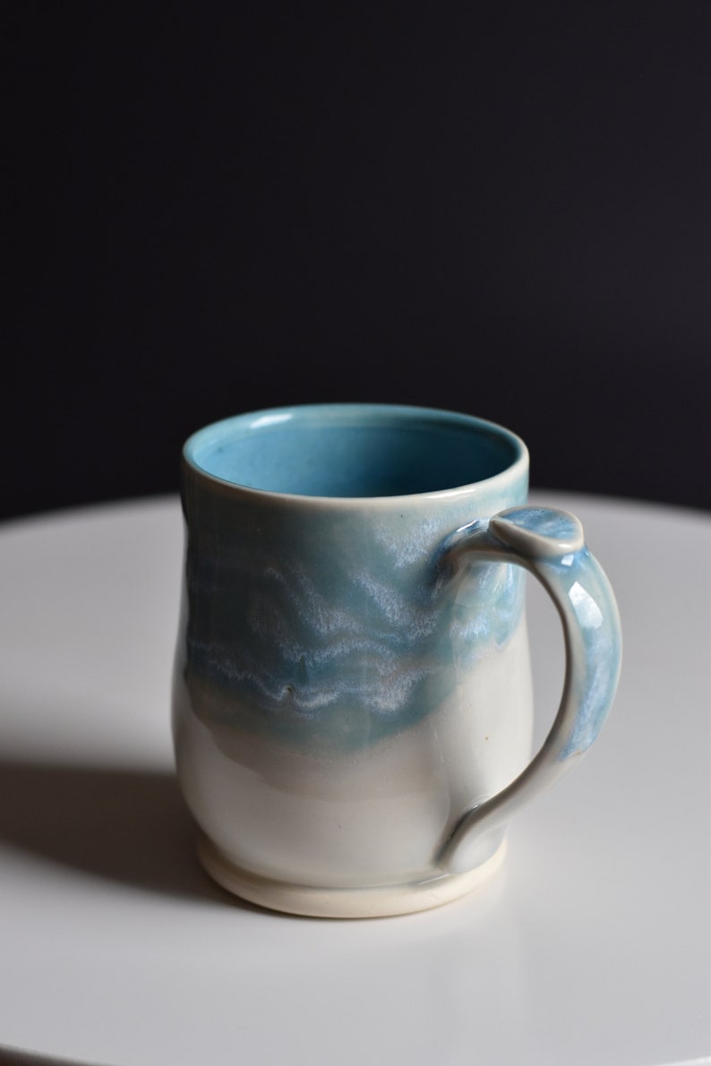 Zwilling Sternzeichen Handgemachte Tasse, Weiß und Blau Bild 4