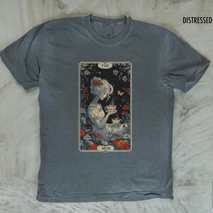 The Mom Tarot Card Shirt, Celestial Mama Shirt, Skeleton Mom T-shirt, Witchy Tshirt, Vintage Gag 90s Shirt, Retro Mother&#39;s Day Gift Tee