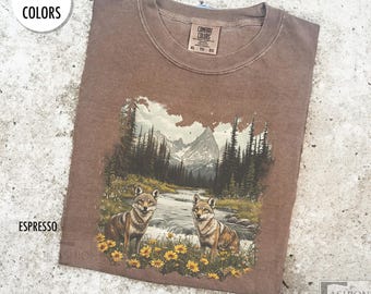 Comfort Colors Vintage 90s Coyote Tshirt Retro Coyote T shirt Wildlife Lovers Gift Retro Western Nature Shirt Unisex Tee Wild West Aesthetic