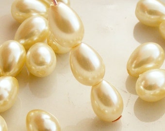 Teardrop Glass Pearl Beads 7x5mm Buttercream Yellow (Qty 16) Z-P7x5T-BC