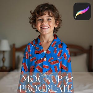 Könnte beinhalten: Ein Kind trägt ein blaues Pyjama-Oberteil mit einem Muster aus roten Feuerwehrautos. Der Text "MOCKUP for PROCREATE" ist sichtbar. Das Procreate App-Symbol befindet sich oben rechts.