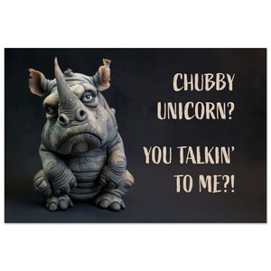Molliges Einhorn Plakat - Lustige Nashorn Kunst, Rettet das Nashorn, Kinderzimmer Dekor, Einzigartige und wunderliche Wandkunst, Geschenk für Nashorn Liebhaber