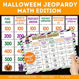 Könnte beinhalten: Ein Halloween Jeopardy Mathe-Spielset mit einem großen Spielbrett und kleineren Karten. Das Brett enthält Kategorien wie Stellenwert, Addition, Subtraktion, Multiplikation und Division mit Punktwerten von 100 bis 500.
