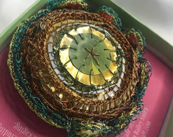 EcoChic Oval: Hair-Clasp of Recycled Materials