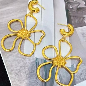 Oro puro de 24 quilates, pendientes de flor de oro de 24 quilates, pendientes Gold Grace, pendientes de flor de oro, pendientes de oro macizo de 24 quilates, pendientes llamativos de oro