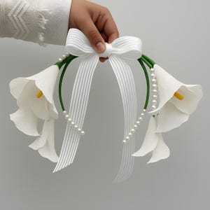 Bouquet da sposa di lusso con calle e perle – Fiori bianchi da sposa fatti a mano – Elegante giglio di carta crespa finta per sposa moderna