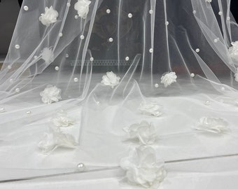 Bezaubernder Kathedralenschleier mit 3D-Blumen, verträumter langer Schleier mit Blumen, 3D-Effekt und Eleganz