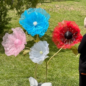 Übergroßes Organza Blumen-Set - Riesige Stoffblumen für Statement Wand, Hintergrund oder Schaufenster - Handgefertigtes Blumenwunderland-Dekor