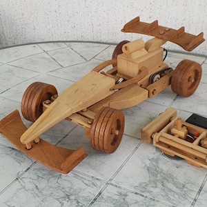 Modelo de Fórmula 1 de madera para armar a control remoto: guía de dimensiones detallada