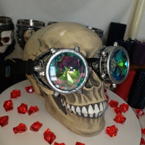 Vintage Steampunk Goggles: Kaleidoscope Glass, Aged Silver Cosplay Accessory