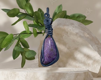 Stichtite Pendant