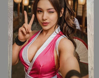 Mai Shiranui Selfie the Queen of Fangirls cosplay arcade Poster Print