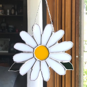 DAISY FLOWER Stained Glass WindChime Sun Catcher Wind chime Suncatcher By LaHeir