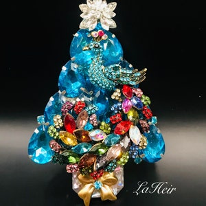 Broche vintage de árvore de Natal com strass assinado LaHeir, pássaro pavão colorido