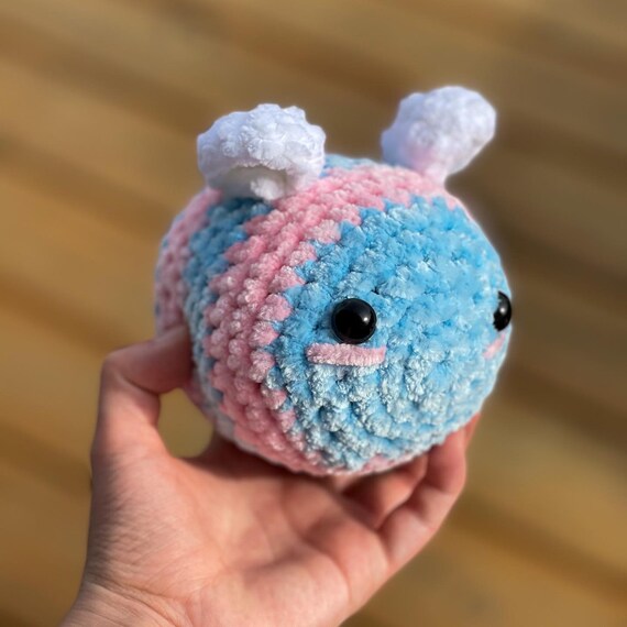 手作りのふわふわのブルーとピンクのウサギのぬいぐるみ - あらゆる