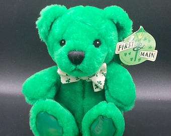 Vtg 2002 1st & Main LUCKY Green Bear Plush Toy 6" / NWT / Bonus St Patricks Day