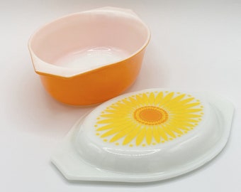 Vintage 1970s Pyrex Sunflower Daisy 1.5 Quart Casserole with Lid #043 Yellow White / Complete