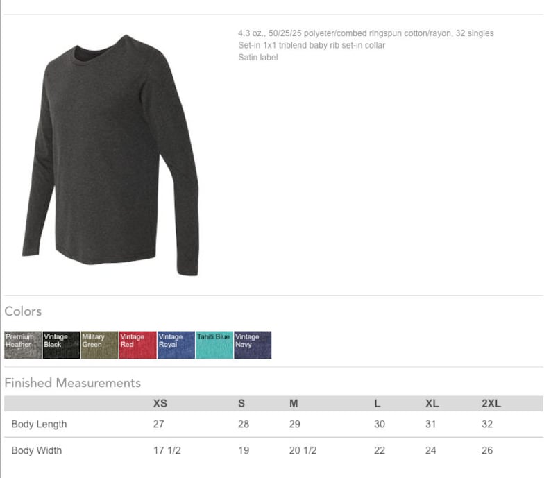 Op de afbeelding: Een heidegrijs longsleeve shirt met een ingewerkte 1x1 triblend baby rib kraag. Het shirt is gemaakt van 50/25/25 polyester/gekamd ringgesponnen katoen/rayon en weegt 4,3 oz. Het shirt heeft een satijnen label. De maattabel toont de afmetingen in inches voor XS, S, M, L, XL en 2XL.