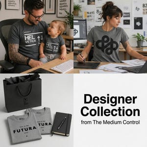 Pu&ograve; includere: Una collezione di magliette grigie con grafiche, un taccuino nero con una penna e una borsa della spesa nera. Le magliette presentano il testo "HEL VETICA" e "THIS IS THE FUTURA". Una persona e un bambino indossano magliette abbinate.