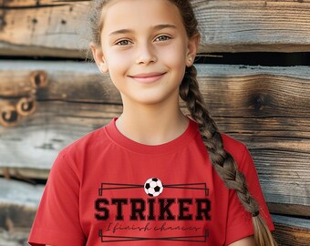 Camiseta de delantero de fútbol para niños, ideal para el día del partido, ideal para los amantes del fútbol, regalo para un orgulloso jugador de fútbol, delantero que define las oportunidades.