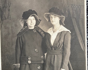 Vintage Photo, Floppy Hat Women, RPPC, Vernacular, Original Photo, Found Photograph, Old photo, Snapshot