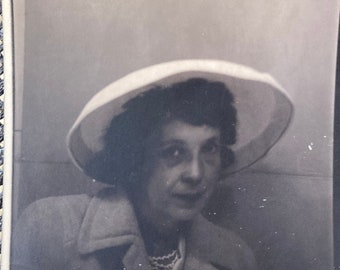 Vintage Photo, Mysterious Woman, Photo Booth - Original Vintage Photo, Photograph, Old photo, Snapshot, Photography