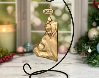 2024 Newlywed Christmas Wedding Ornament – Personalized Keepsake Gift.