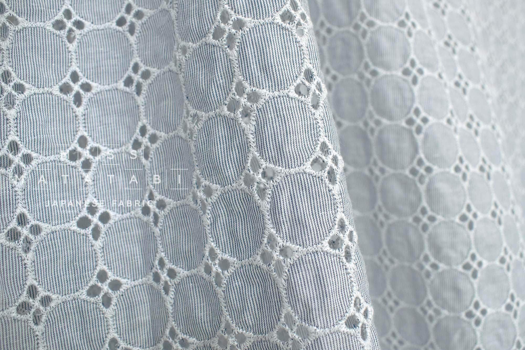 日本の生地 刺繍入りアイレット コットン ローン - 6月 - 50 cm - Etsy  