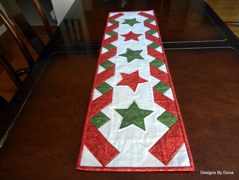 Quilted Table Runner Christmas Red and Green 5 Star Center Etsy