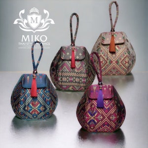 Thai Tasche aus Seide Handarbeit 100% Damen Handtasche für Traditionelle Thai schöne Muster, Thai Mode.
