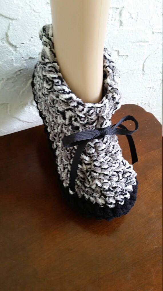 Hand Crochet Cozy Women S Slippers Bootie Style Image 0