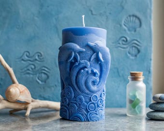 Handmade soy candle, cylindrical shape with dolphins, sea rose scent, marine decoration, coastal style and nautical decor