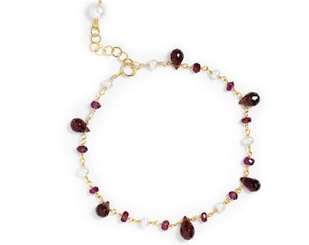 Garnet and Pearl Bracelet, Red Garnet Bracelet, January Birthstone, Garnet Bracelet, Red Stone Bracelet, Gifts for Her, Birthstone Bracelet