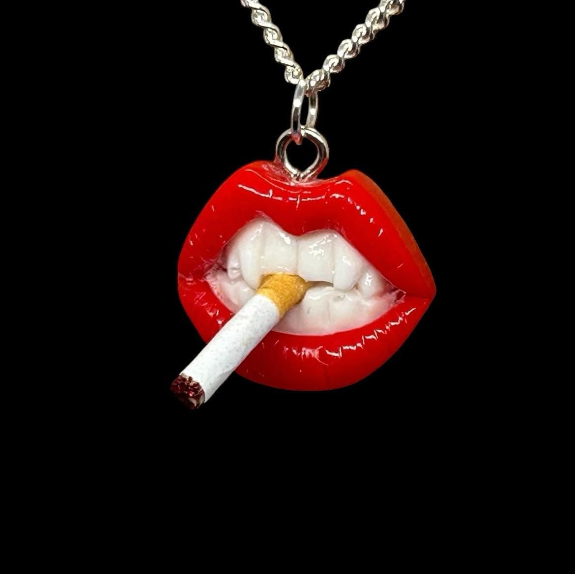 how to switch from cigarettes to vape Top tips according to the nhs are: 1. Choose the right kit 2. Try nicotine  patches as well 3. Use vape as much as you need 4. Talk to others  #stopsmoking #switchtovapes #howtostopsmoking