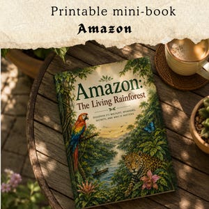 Könnte beinhalten: Ein druckbares Minibuch mit dem Titel Amazon: The Living Rainforest, das einen bunten Ara, einen Jaguar und eine Flussszene zeigt. Der Text auf dem Umschlag lautet: Amazon: The Living Rainforest, Discover its wildlife, wonders, secrets, and why it matters.