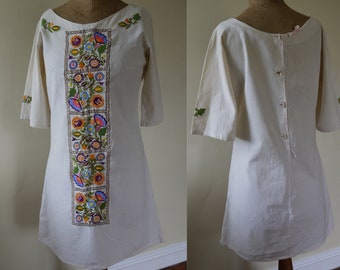 Vintage 70s White Cotton Bohemian Hippie Dress with Floral Embroidery - Above Knee Length