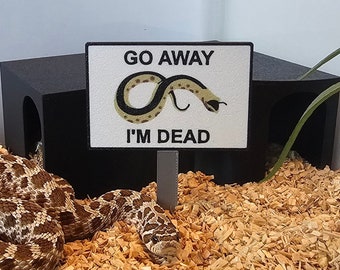 Lustiges Schlangen Schild mit Post, Vivarium Dekoration für Hognose Haustier Schlange Reptilien Tank. 3D gedruckte Schlange Bereicherung. Hognose spielt sich tot.