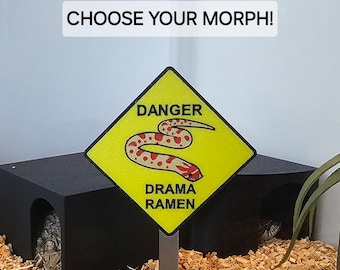 Drama Ramen Süßes Schlangen-Gefahrenschild mit Post, Vivarium-Dekoration für Western Hognose Haustier-Schlangen-Reptilbehälter. 3D Gedrucktes Lustiges Schlangenschild.