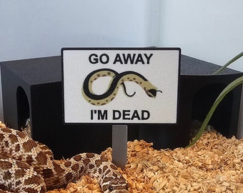 Funny Snake Sign with Post, Vivarium Decoration for Hognose Pet Snake Reptile Tank. 3D Printed Snake Enrichment. Hognose Playing Dead.