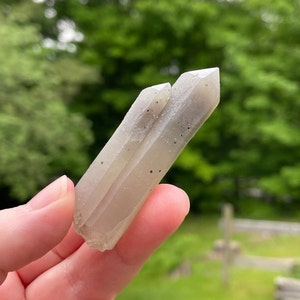Quartz Crystal Point, Opaque Gray Inclusion, Dongwuqi Inner Mongolia