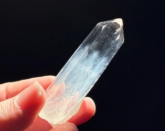 Blue Mist Quartz Crystal Point, Santander Colombia, 28.3gr