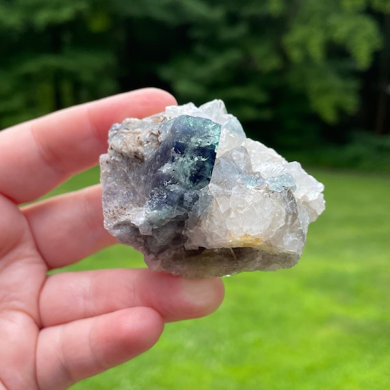 バックカービング入りフローライトのネックレス蛍石【4】